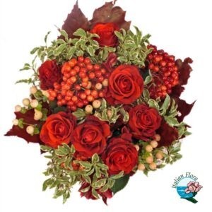 Bouquet di roselline rosse e bacche