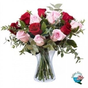 Bouquet di roselline rosse e rosa