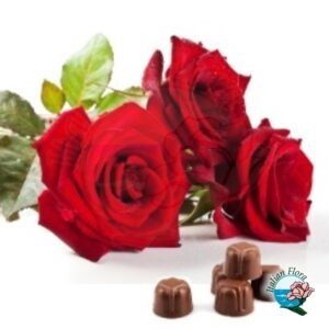 Tre rose rosse con cioccolatini