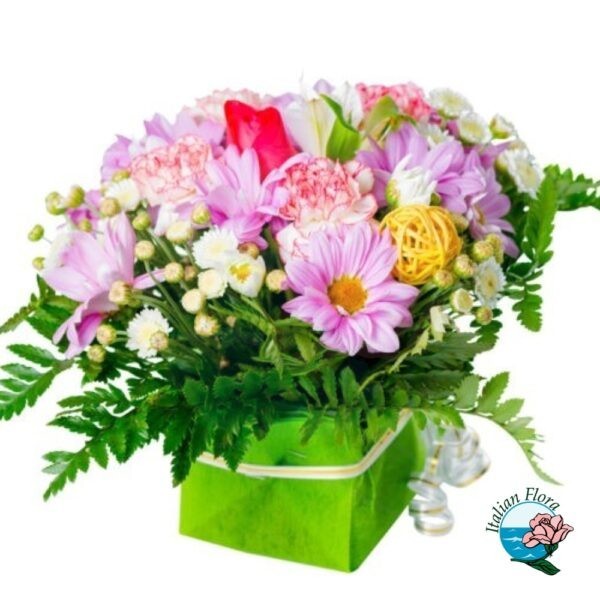 Composizione colorata in gift box di fiori misti